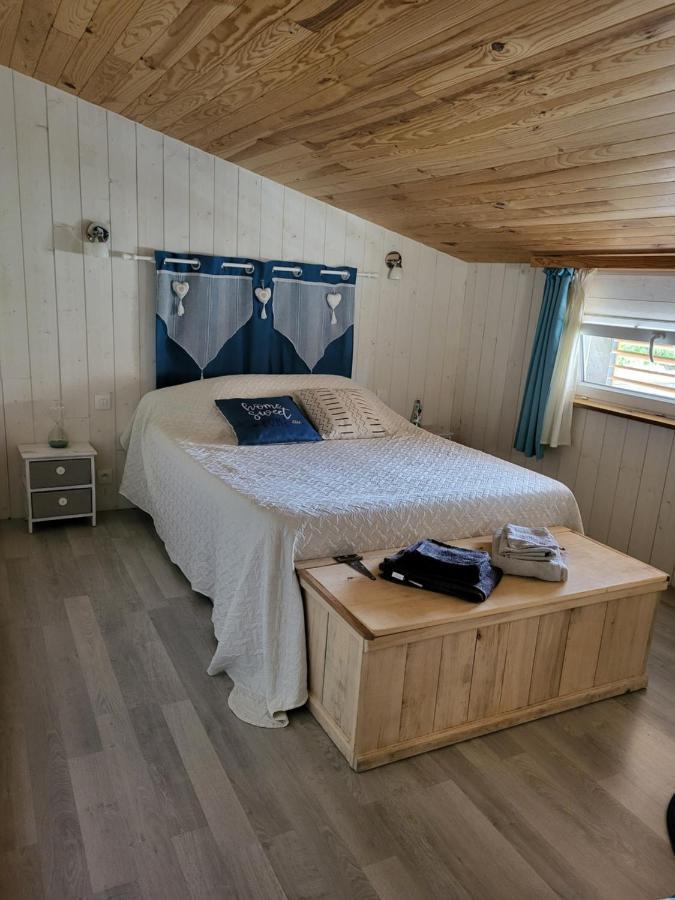 Chambre D'Hotes Le Chat Botte Espédaillac Exterior foto