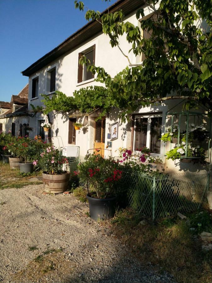 Chambre D'Hotes Le Chat Botte Espédaillac Exterior foto